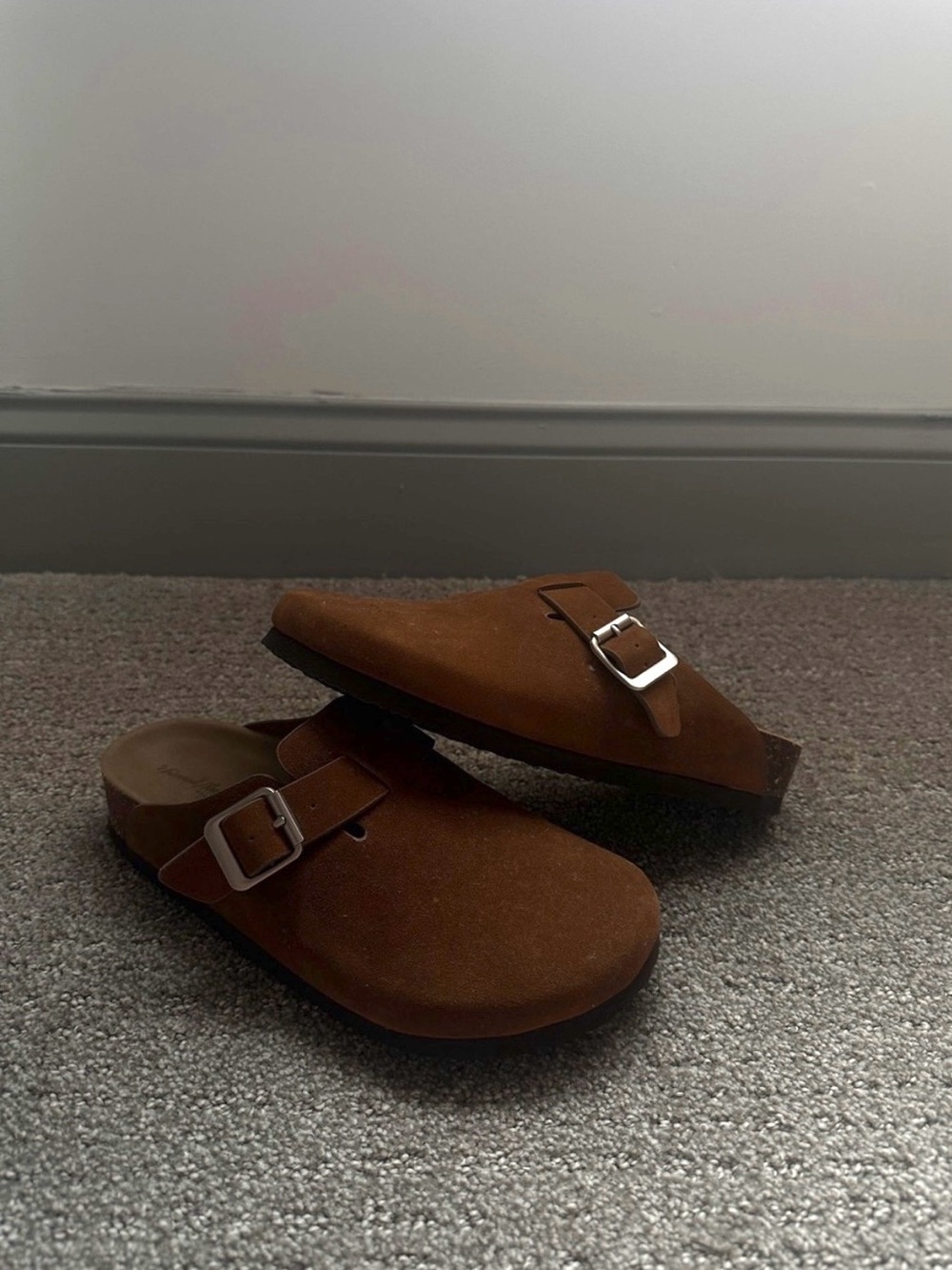 Universal Thread Clogs